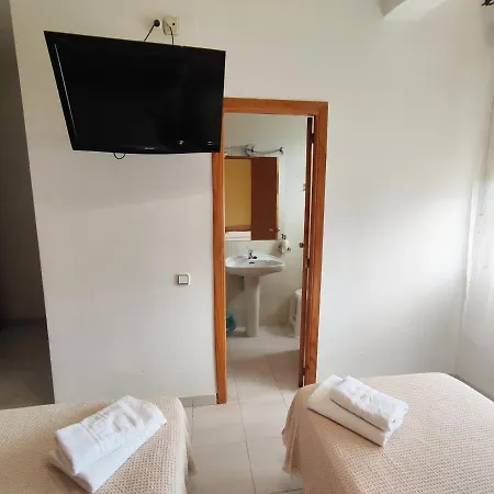 Neus Hotel 2*