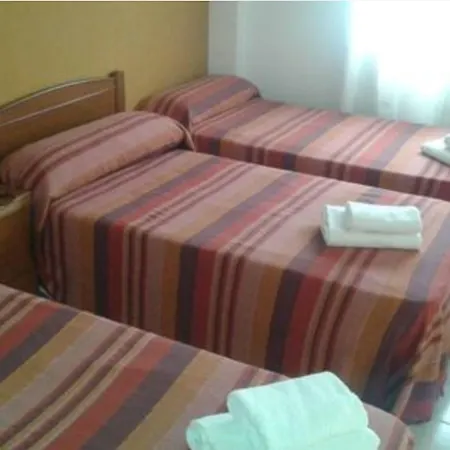 Neus Hotel 2*