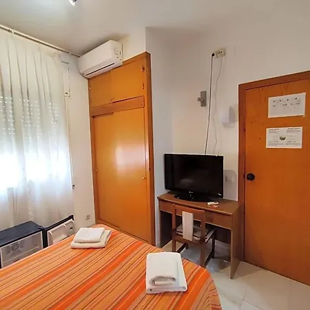 Neus Hotel 2*